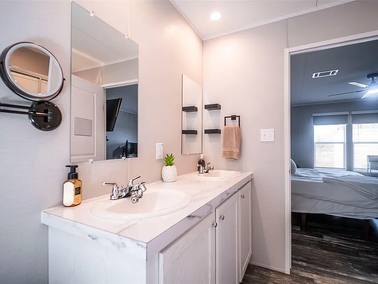 5402 Five Oaks Dr — Photo 15