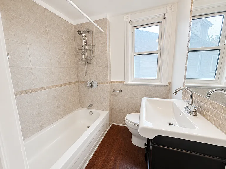 272 Stinson Cres — Photo 13