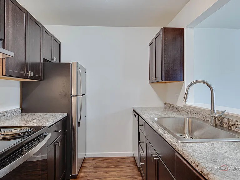Hawthorne Glen Apartments — Photo 26
