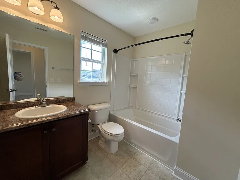 1115 Creekside Cir — Photo 14