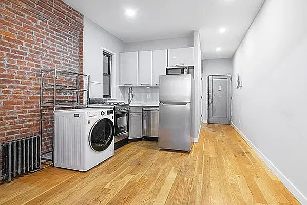 Living room, photo 2
