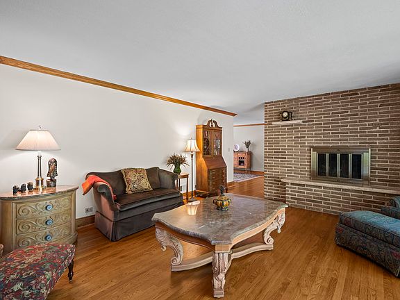 5th image of 2285 Thorntree Ln