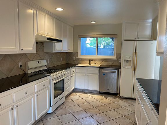 3rd image of 10141 Firwood Dr