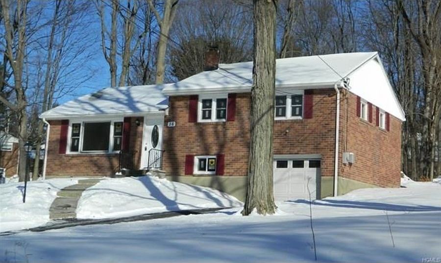 2nd image of 36 Hy Vue Dr