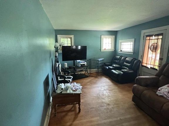 3rd image of 636 Salem Quinton Rd