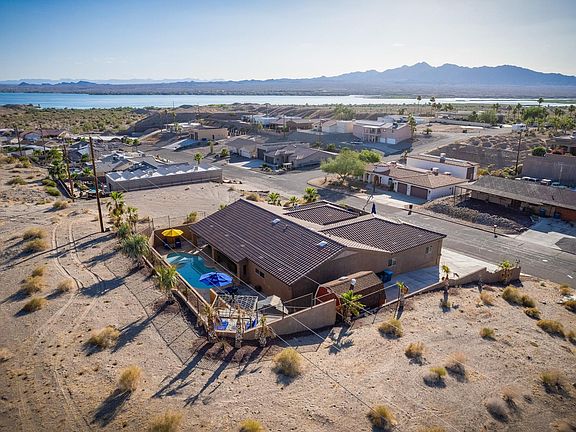 3rd image of 1820 Cabana Dr
