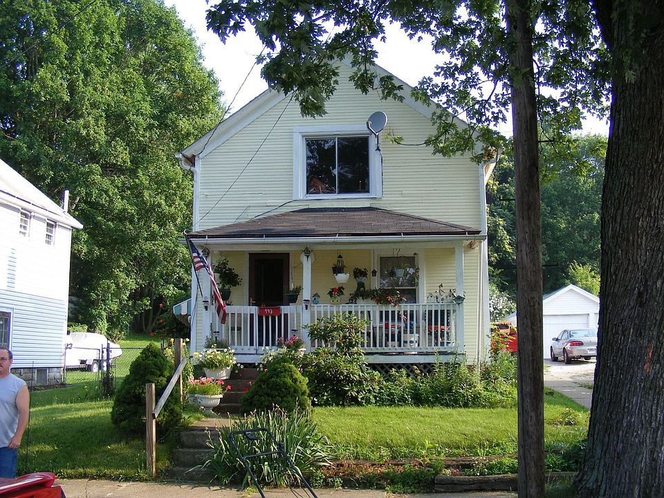 1st image of 993 W Hopocan Ave