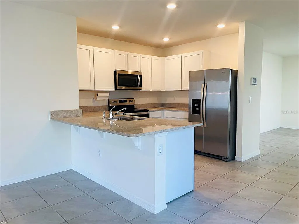 3 bed, 2.0 bath, 1516 sqft, $2,500 — Photo 2