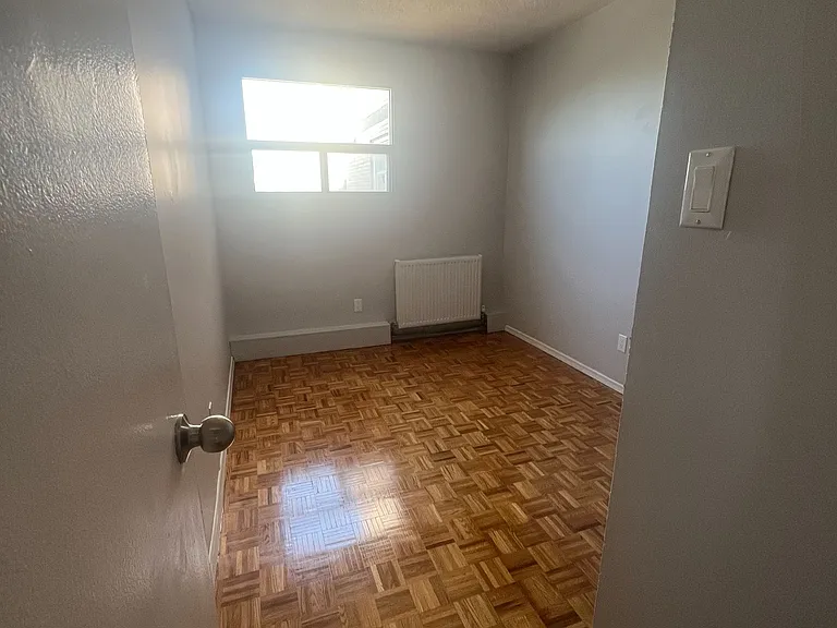 123 Bloor St W #307 — Photo 5