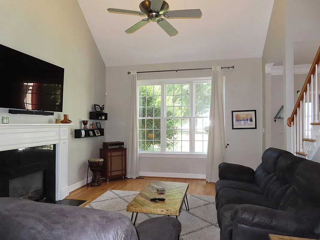3 bed, 2.5 bath, 2161 sqft, $2,495 — Photo 3