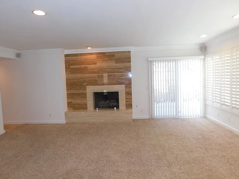 8312 Kingsdale Dr — Photo 12