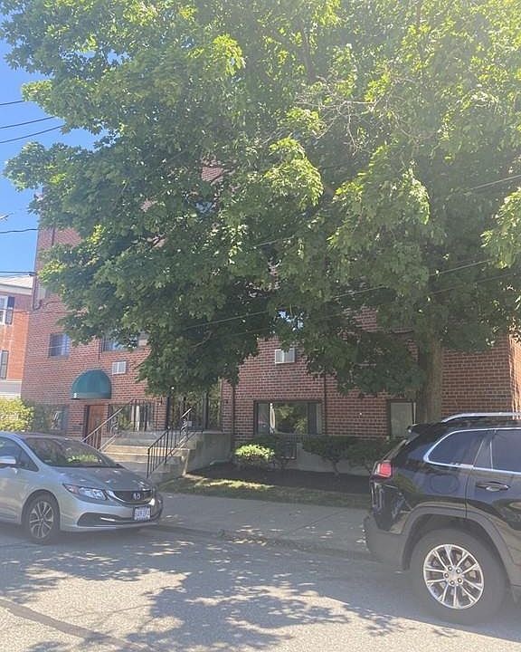 1st image of 8 Riverside St APT 1-3