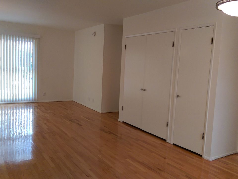1st image of 2350 Walgrove Ave