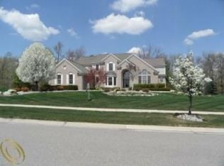 51228 Plymouth Lake Dr, Plymouth, MI 48170