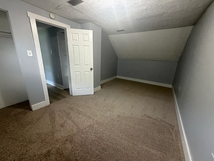 427 N Riley Ave — Photo 6