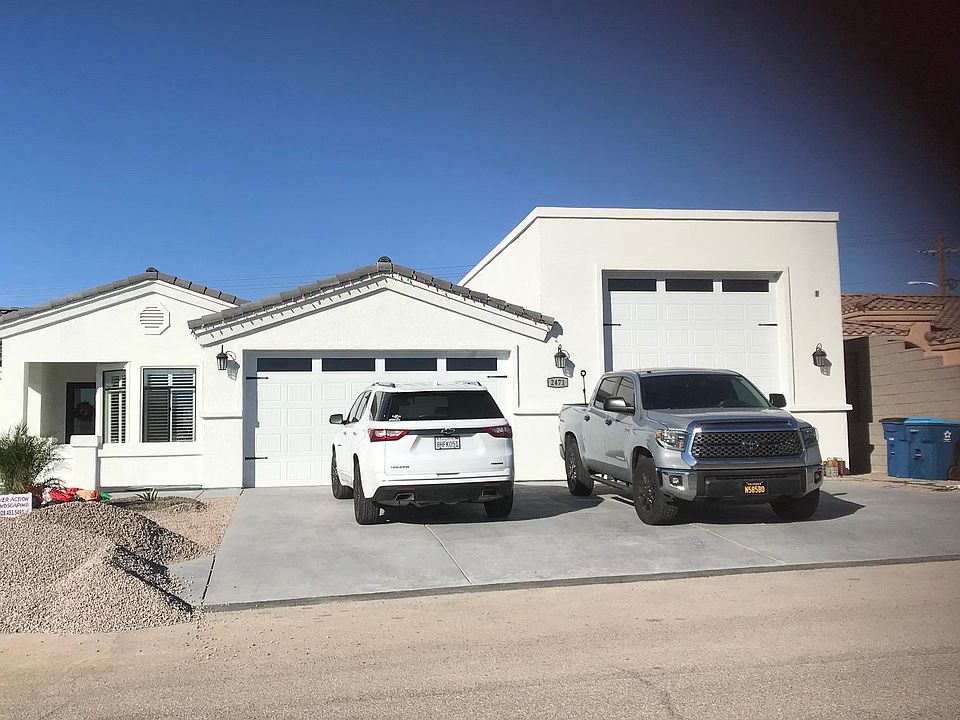 2nd image of 2471 Fremont Dr