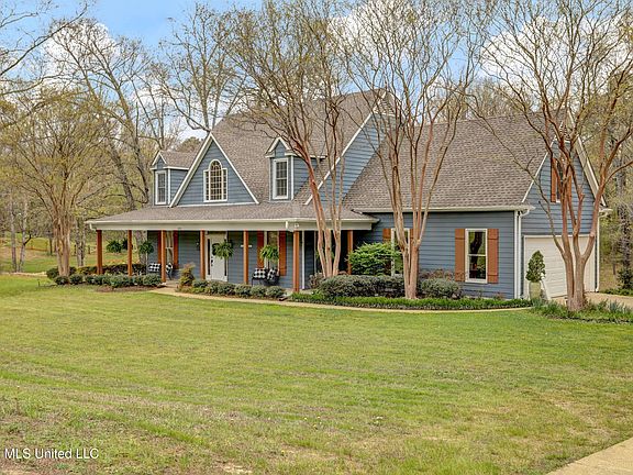 3rd image of 6180 Rolling Hills Dr