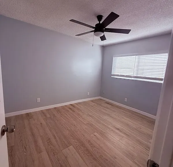 850 Victor Ave — Photo 4