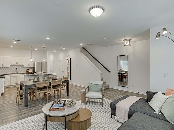 Laurelwood - Cedar Interior Image 4