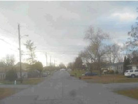 Exterior Neighborhood (street photo)