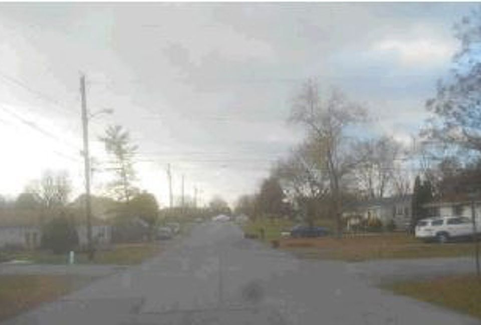 Exterior Neighborhood (street photo)