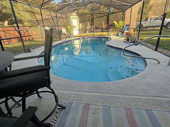 3rd image of 804 Lake Dr