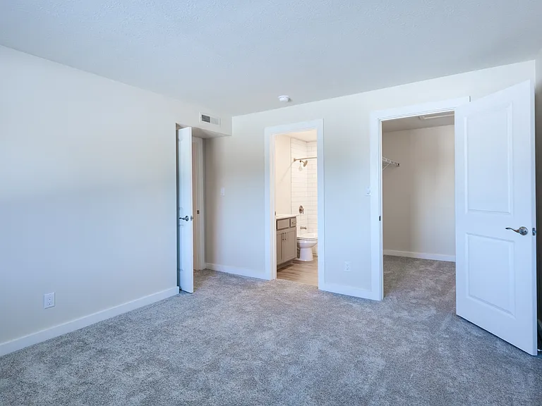 Golfview Apartments — Photo 21
