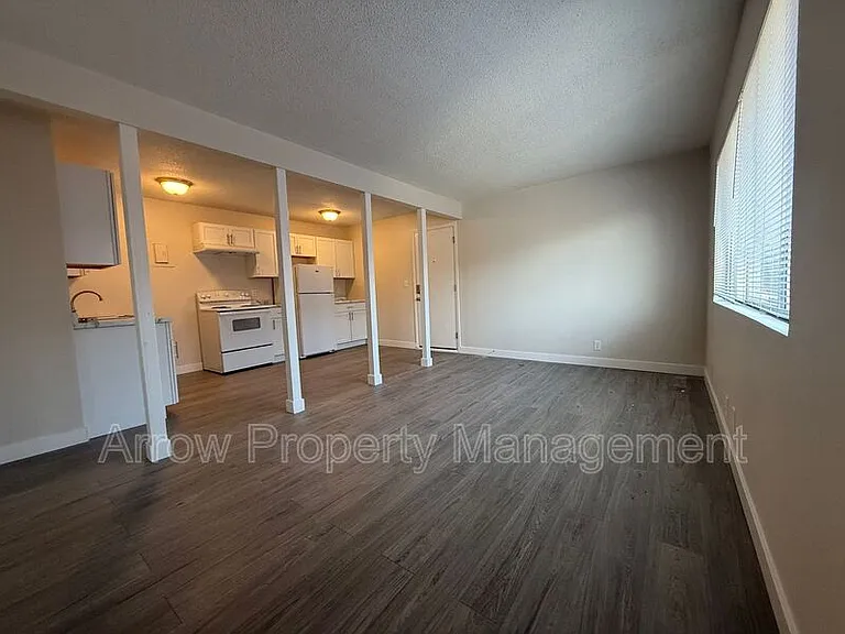 1315 F St #11 — Photo 1