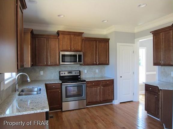 5th image of 911 Burgess Cir