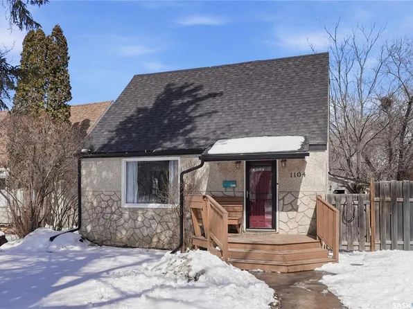 1104 33rd STREET E, Saskatoon, SK S7K 0S8