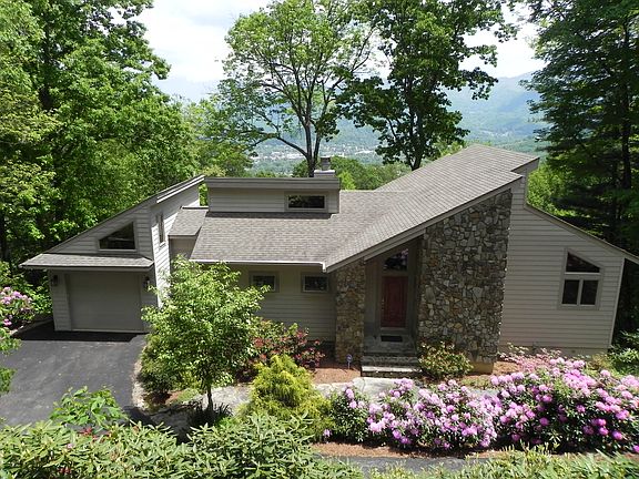 2nd image of 394 Scenic Cir