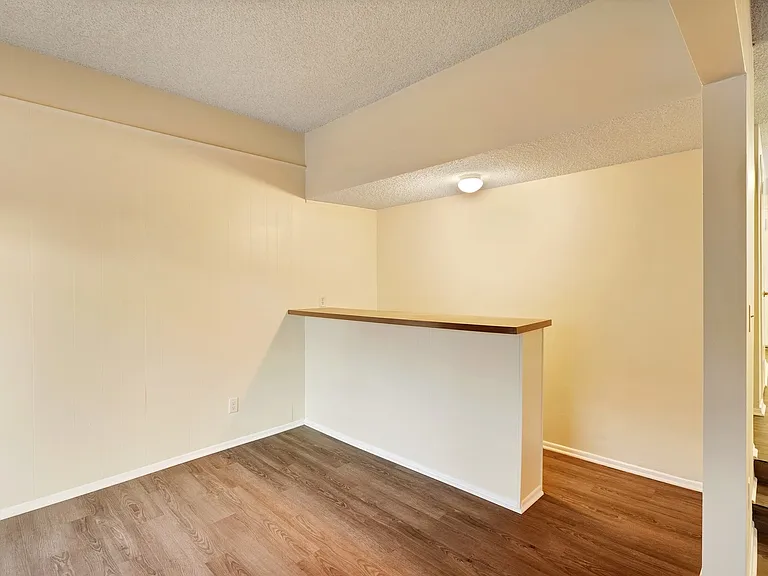 9767 Rhea Ave — Photo 6