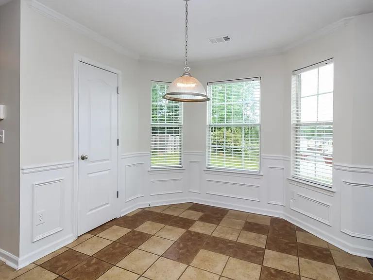 604 Mohawk Cir — Photo 5