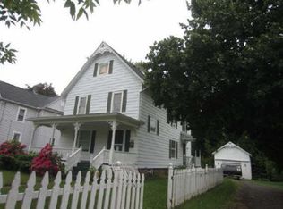 44 S Vernon St, Middleport, NY 14105
