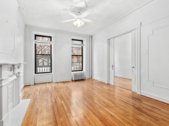 3rd image of 57 Saint Marks Pl APT 3
