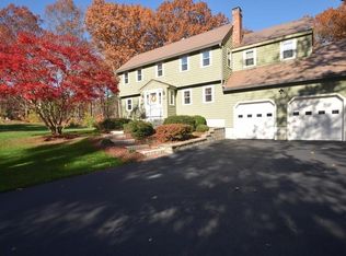 68 Emerald Dr, Dracut, MA 01826