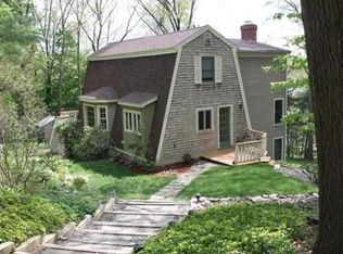6 Chestnut Hill St, West Newbury, MA 01985