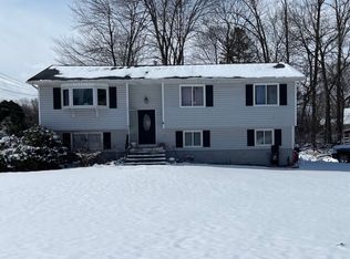 2 Pleasant Ln, Poughkeepsie, NY 12603