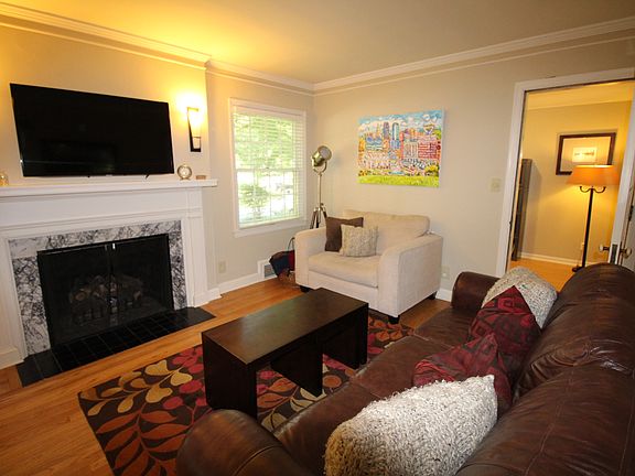 4th image of 2503 W 50th Pl
