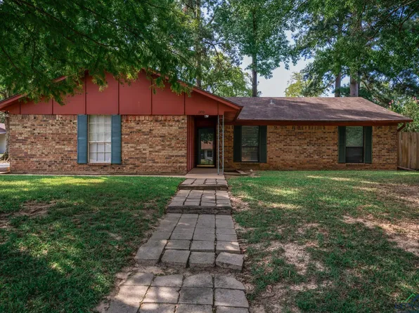 1300 Baxley Ln, Longview, TX 75604
