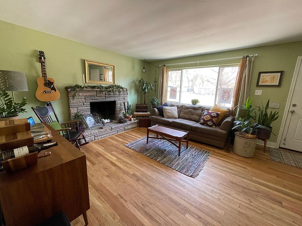 1st image of 1272 E Alameda Ave #1
