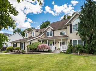 7 Jennies Ln, Hackettstown, NJ 07840