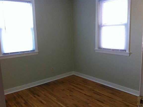 2nd Bedroom - 1st fl