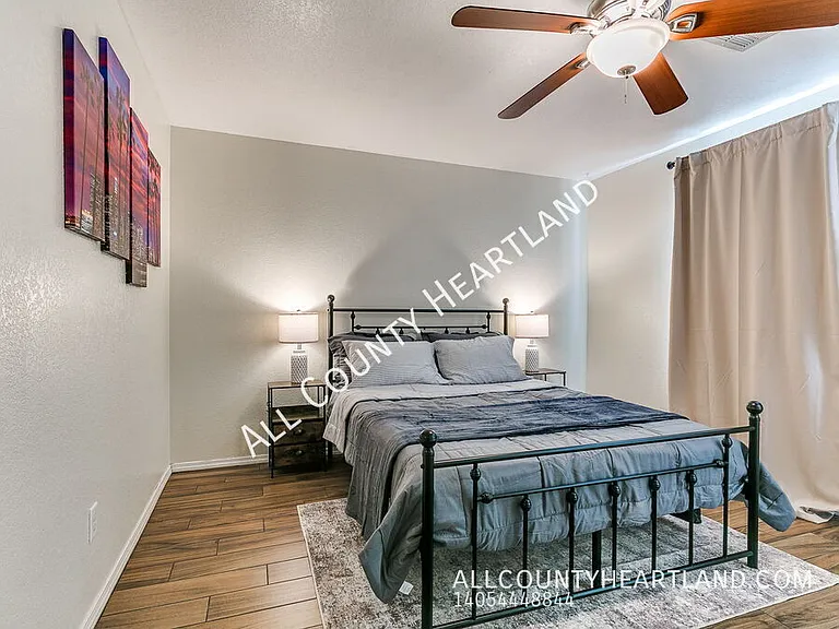 414 English Elm Ln — Photo 8