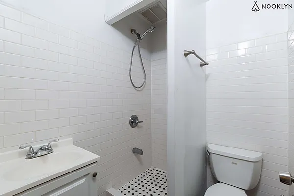 Rented by Nooklyn NYC LLC | media 4