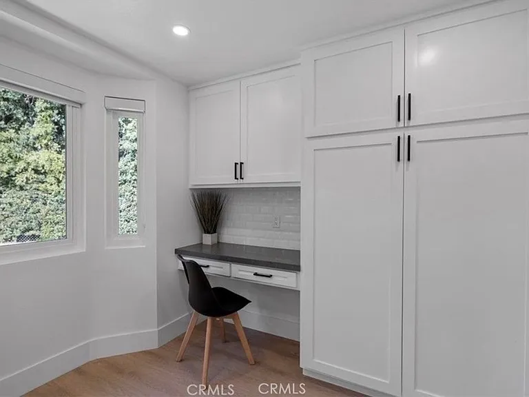4240 Kingfisher Rd — Photo 8