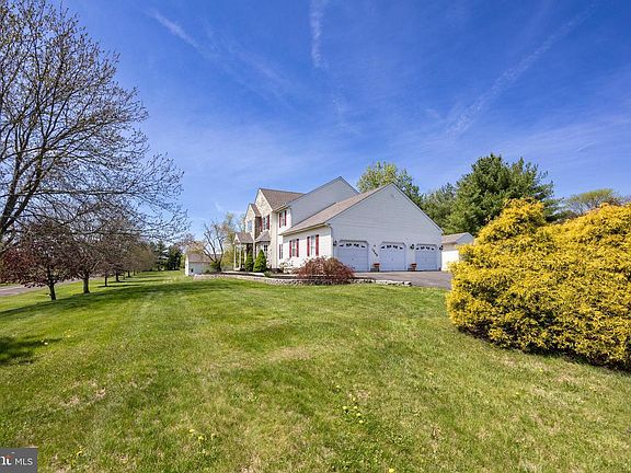 4th image of 1265 Moyer Rd