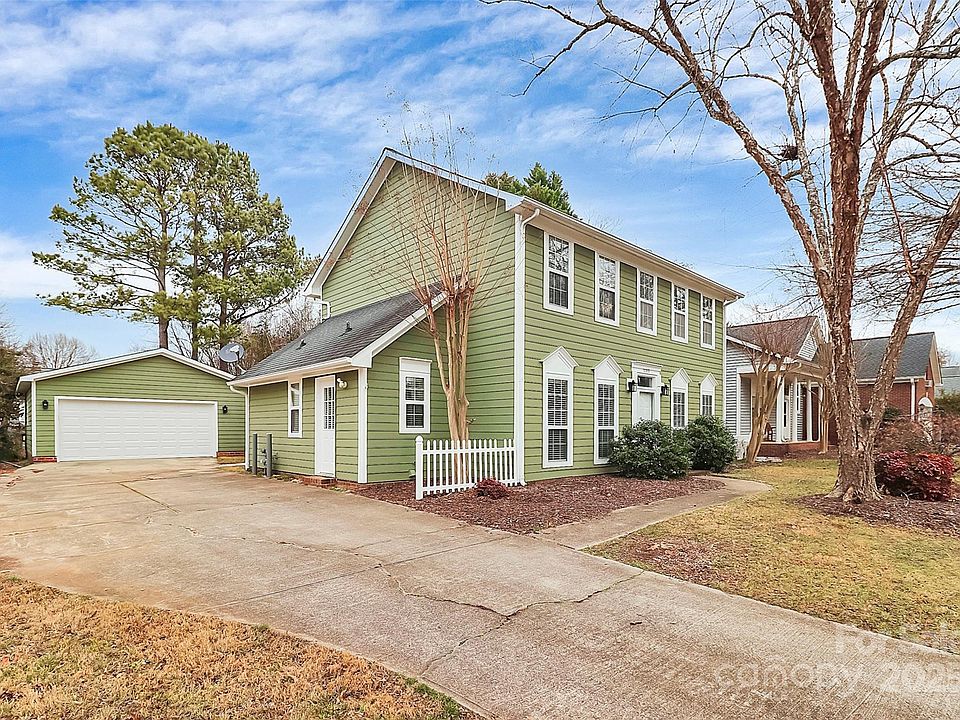 1st image of 12313 Landing Green Dr