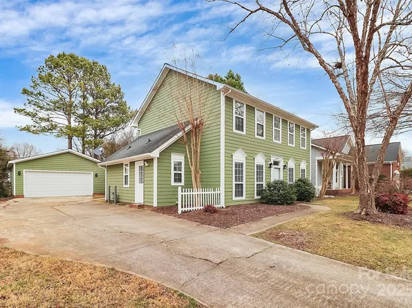 12313 Landing Green Dr, Charlotte, NC 28277