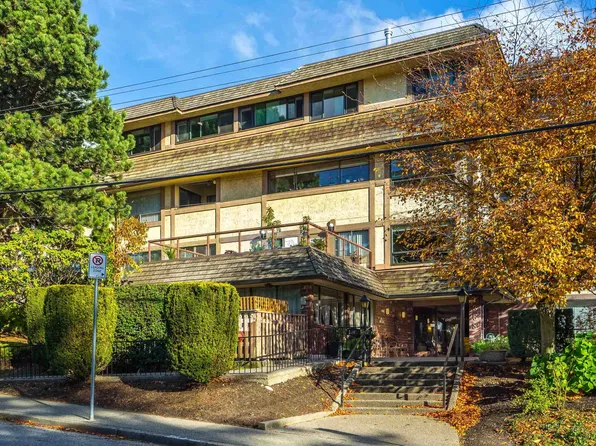 1368 Foster St #102, White Rock, BC V4B 3X4